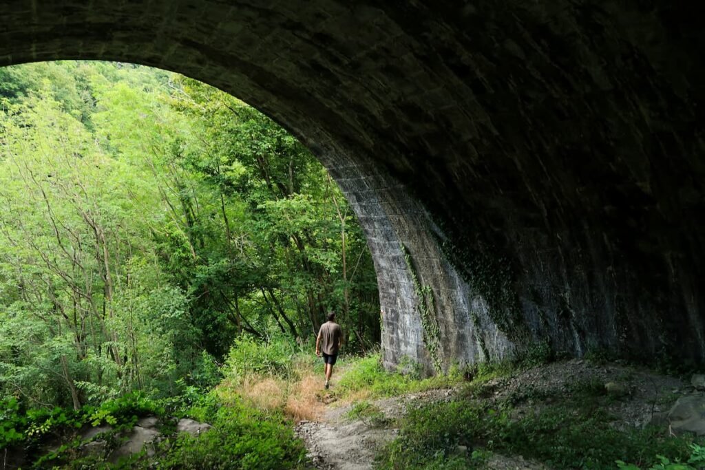 Toskanas wilde Seite: Wandern, Wildnis & Lost Place ex stazione di fornello toskana