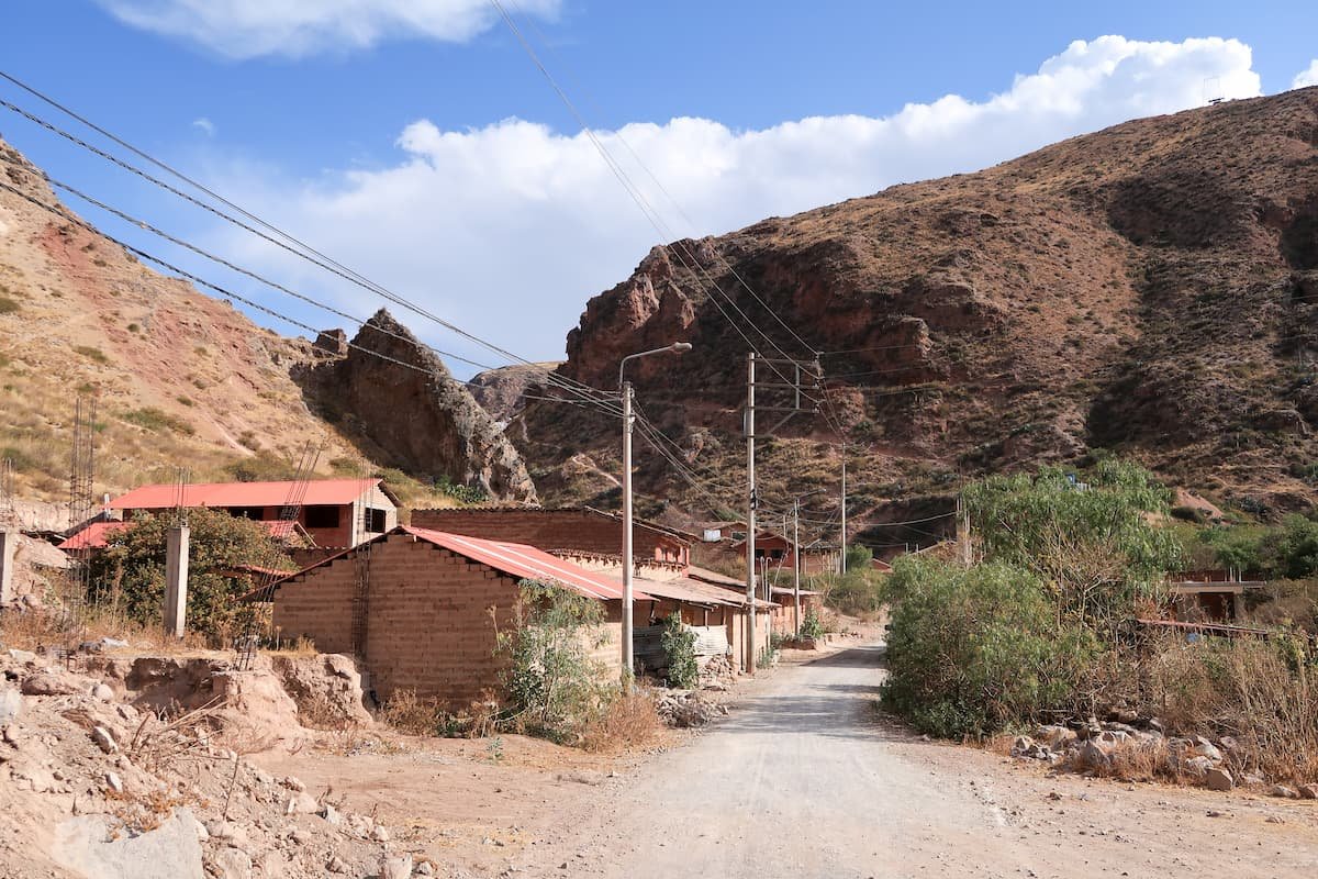 Das Heilige Tal der Inka auf eigene Faust entdecken saline maras dorf