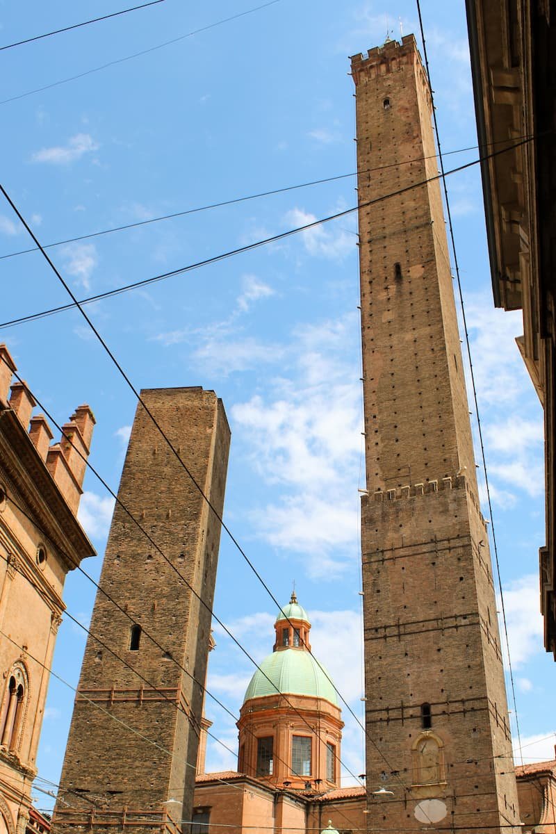 Bologna Geheimtipps, Sehenswürdigkeiten und Kulinarik Le due Torri Bologna