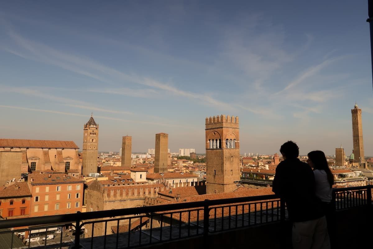 bologna aussicht uhrturm bologna aussicht uhrturm