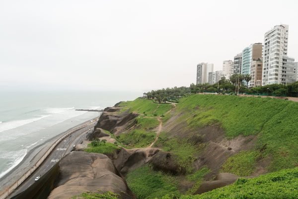 Perú Low-Budget: dein Abenteuer Guide die Küste von Lima